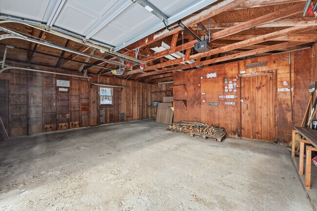 Building Photo - 11 Caribou Dr