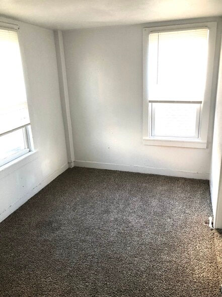 Building Photo - 713 E Michigan St