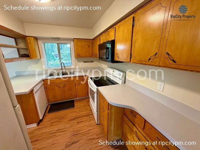 Building Photo - 11430 SW 121st Ave