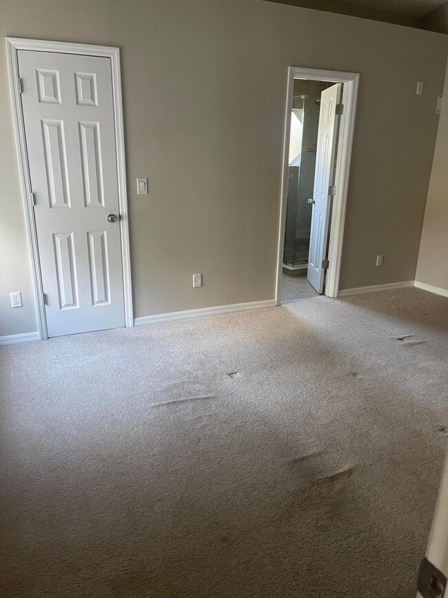 Building Photo - 1851 SW Inlander Ave