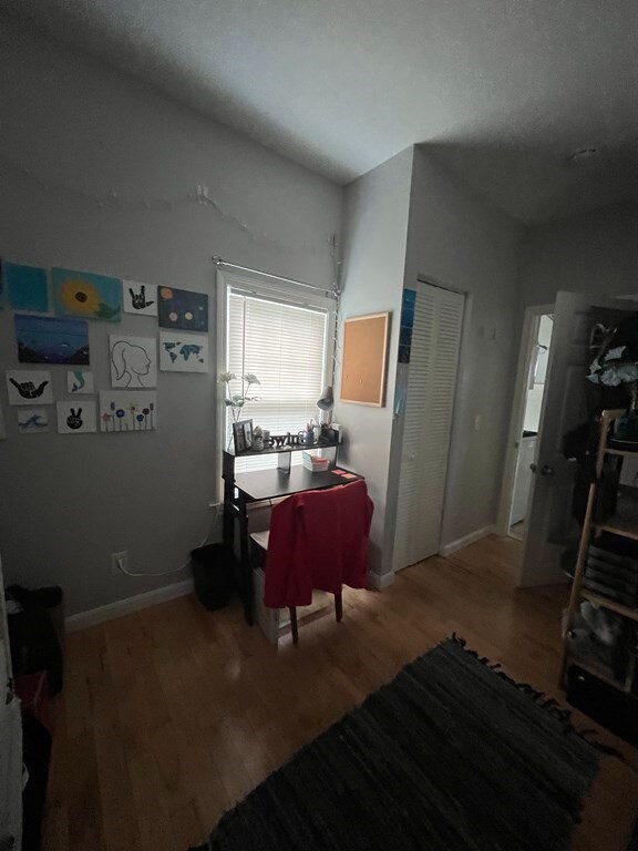 Building Photo - 47 Hale St