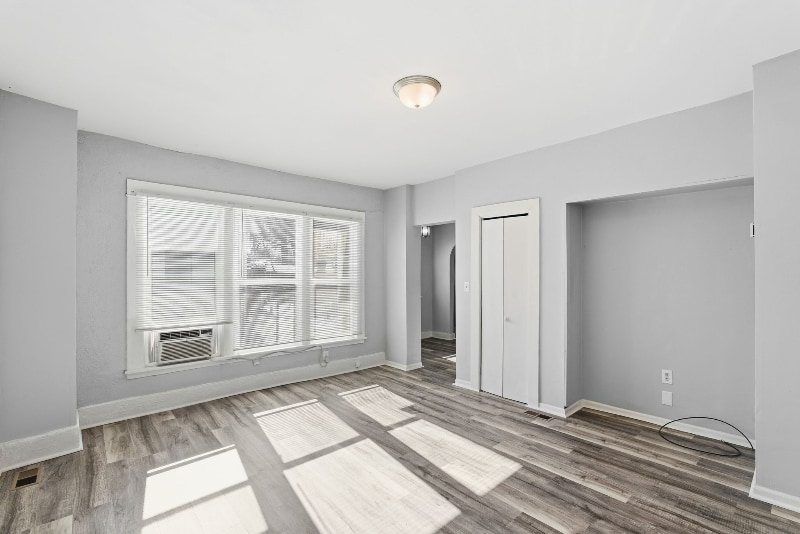 Building Photo - 851 S Millwood Ave