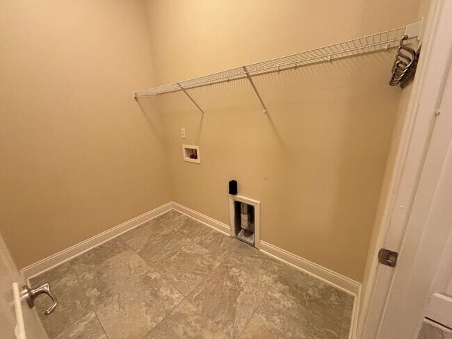 Building Photo - Spacious 4BR/3BA Home with 3-Car Garage, Bonus Office & Covered Patio in St Johns!
