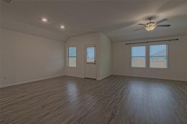 Building Photo - 108 Pumpkin Dr