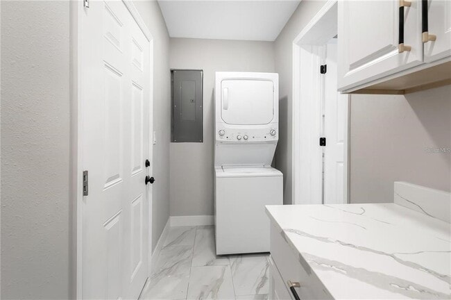 Building Photo - 10341 Kumquat Ln