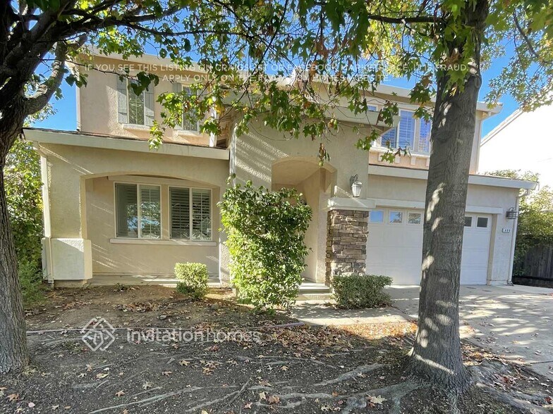 Building Photo - 406 Tara Bella Pl