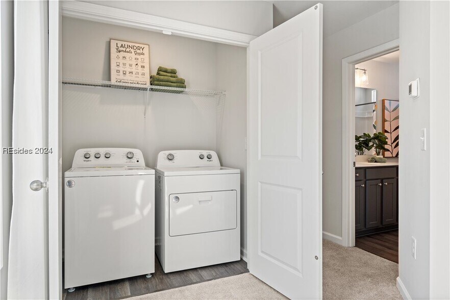 Building Photo - 7 Whispering Oaks Cir