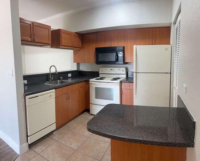 Building Photo - LARGEST 2 BEDROOM APT CORAL SPRINGS  Rustic Reclaimed Oak Wood Like Flooring