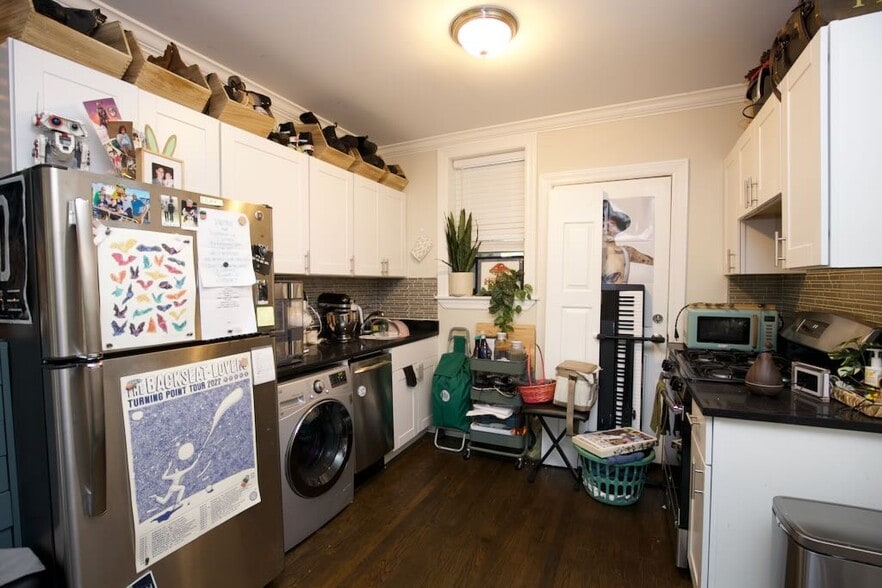 Building Photo - 1048 W Lill Ave