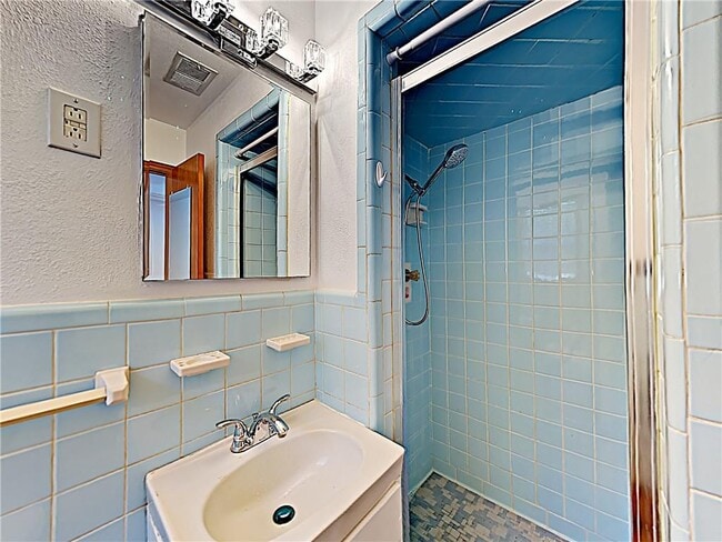 Building Photo - 5204 Berkman Dr