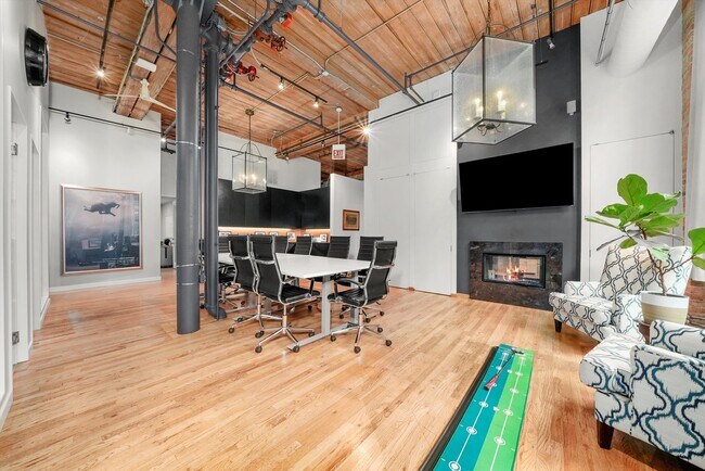 Building Photo - 1327 W Washington Blvd