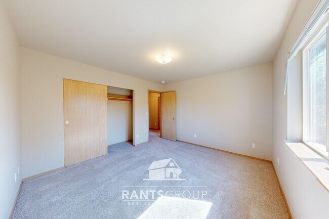 Building Photo - 7043-7045 Lazy Ct SW