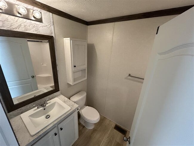 Building Photo - 20 Grant St