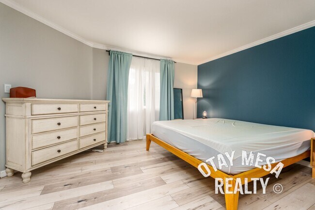 Building Photo - Fully Furnished 2BD/1BA Condo – Ideal for Traveling Professionals