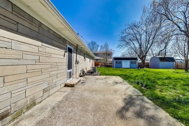 Building Photo - 1302 S Sheridan Ave