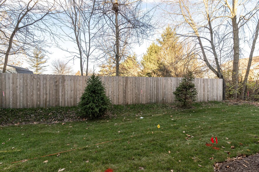 Building Photo - 8238 Bostic Dr