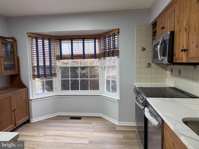 Building Photo - 11573 Sullnick Way