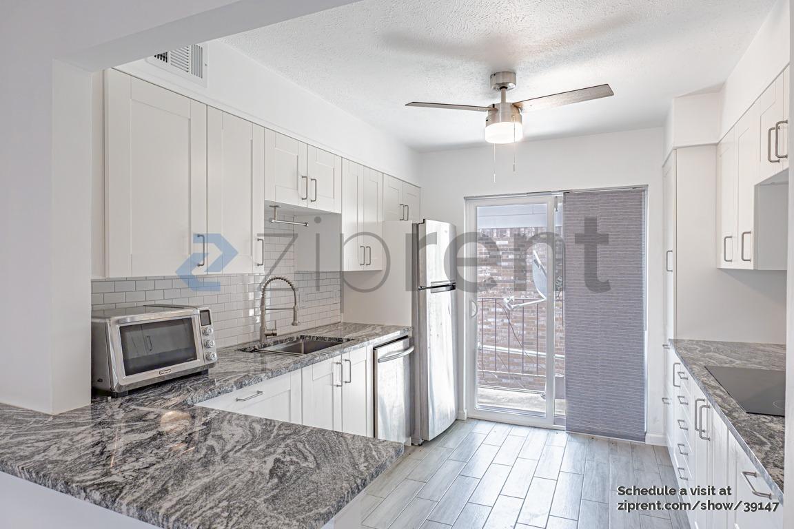 Building Photo - 8087 Meadow Rd