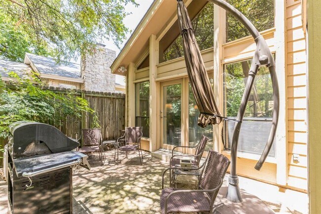 Building Photo - 6007 Gardenridge Hollow