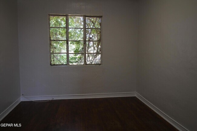 Building Photo - 3315 Sacramento Ave
