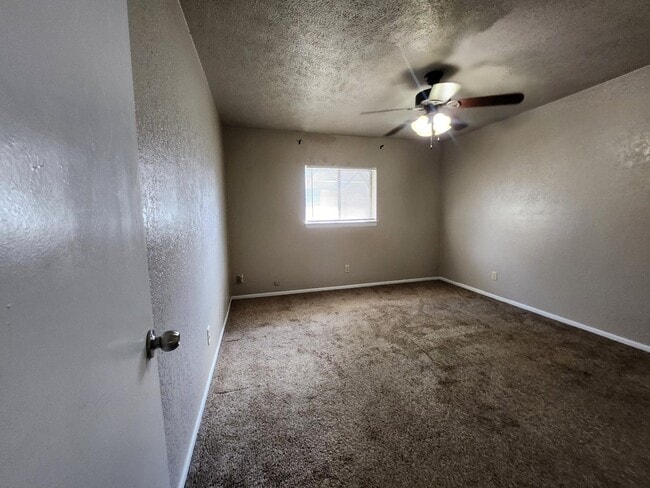 Building Photo - 907 Barry Dr