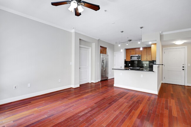 Building Photo - 7342 Oak Manor Dr