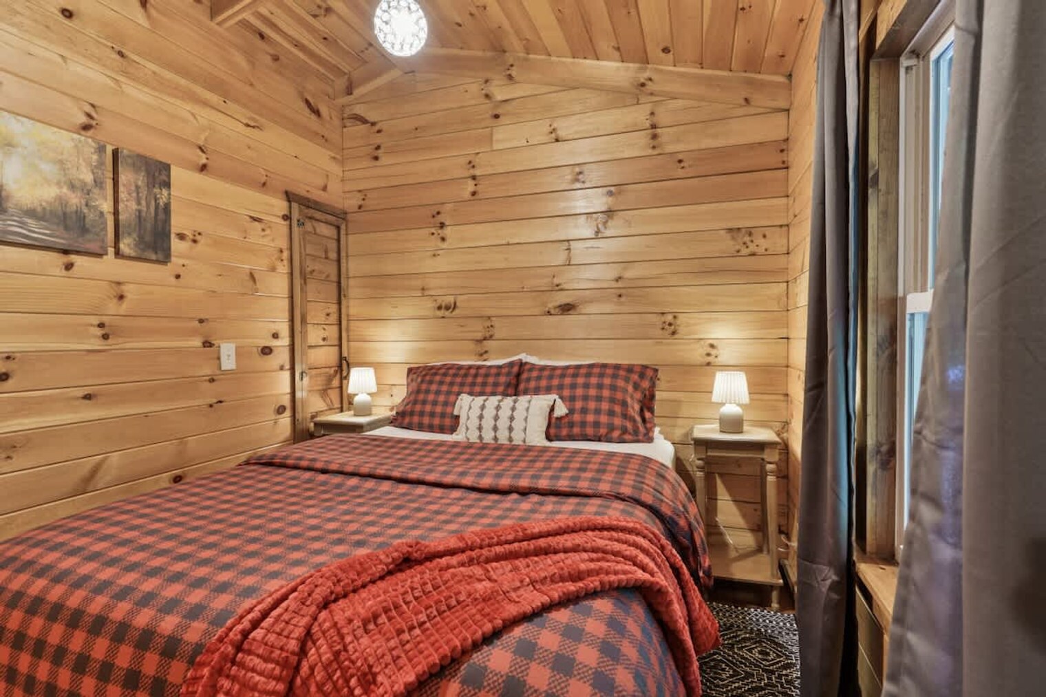 Building Photo - 14995 Pleasant Valley Rd