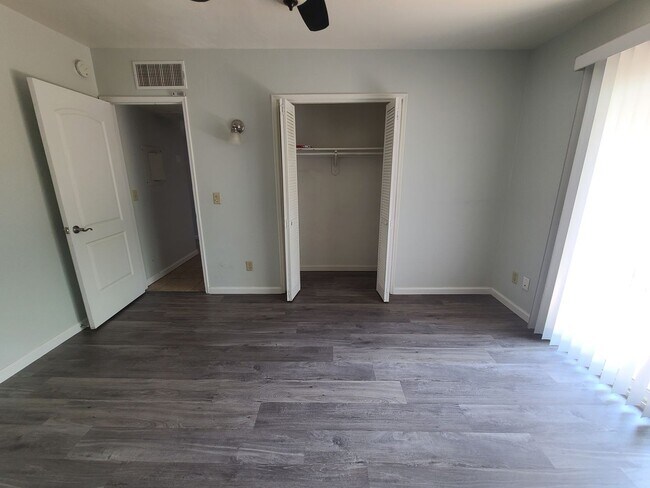 Building Photo - 2831 N Estrella Ave