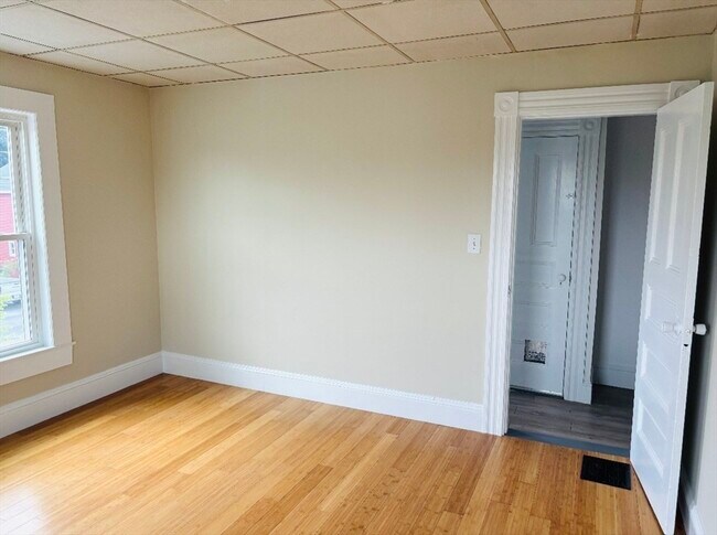 Building Photo - 72 Marblehead St