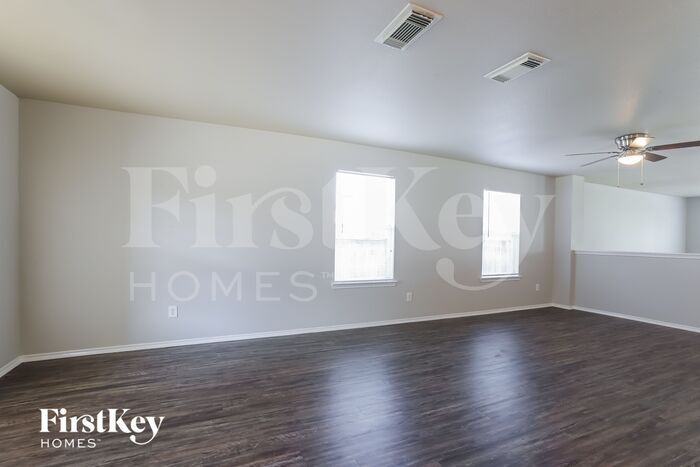 Building Photo - 7934 Tawny Bluff Ct