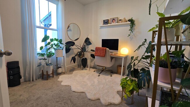 Building Photo - 7003 S Jordan Pkwy W