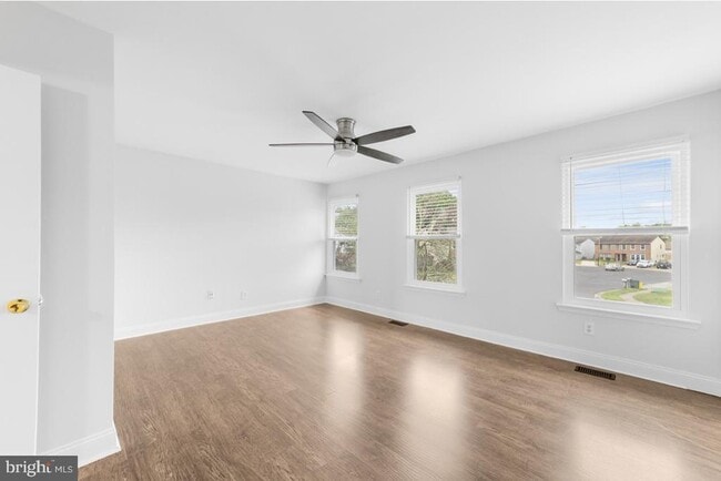 Building Photo - 75 Fomalhaut Ave