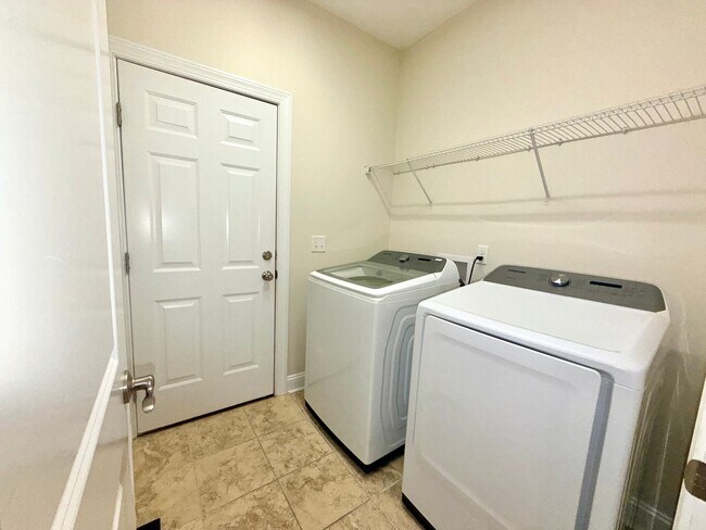Building Photo - 92 Cypress Cir