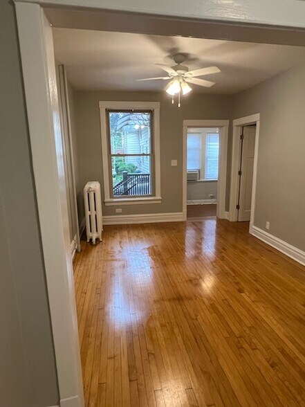 Building Photo - 132 Circle Ave