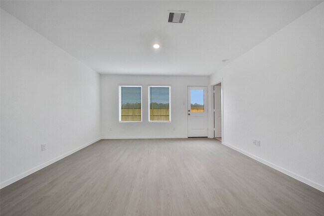 Building Photo - 723 Umbrella Tree Dr