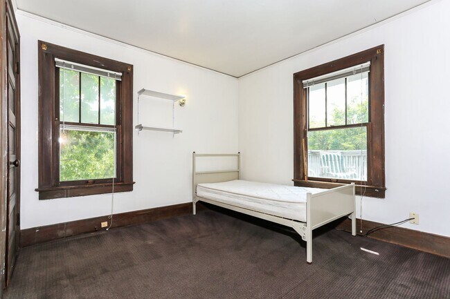 Building Photo - Available for Reservation MAY 2026