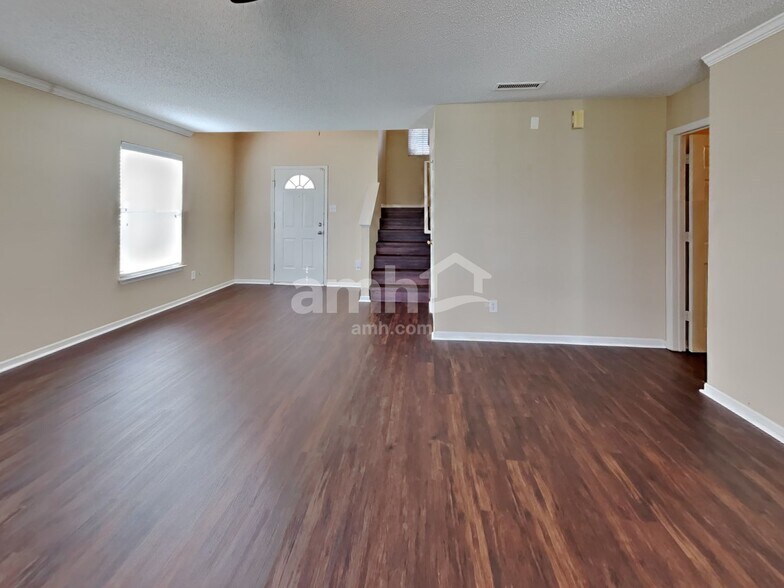 Building Photo - 6709 Everbloom Ln