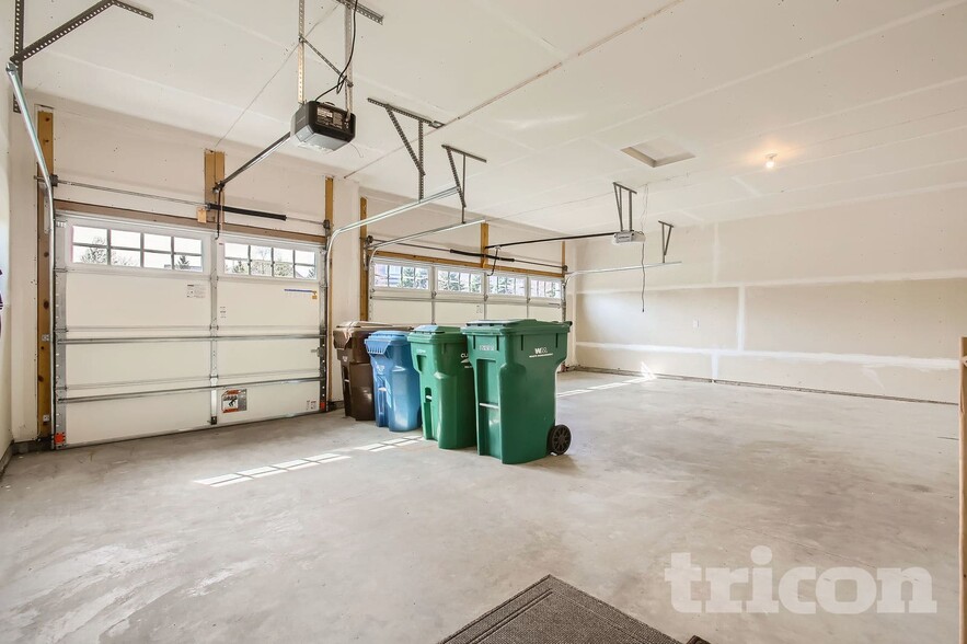Building Photo - 14264 River Hills Pkwy