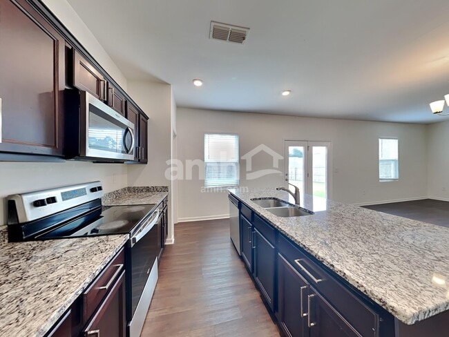 Building Photo - 4394 Kendrick Cir