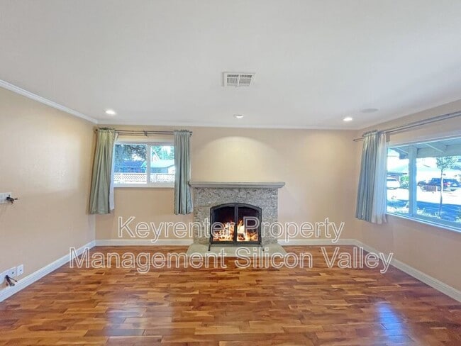 Building Photo - 153 Noyo Dr