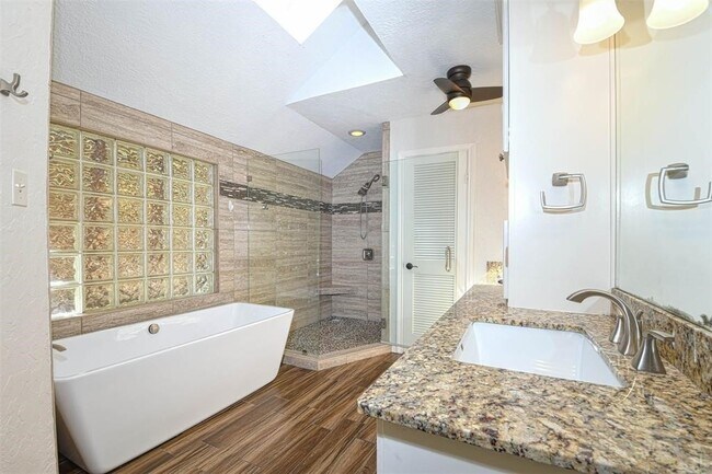 Building Photo - 5 Berrypick Ln