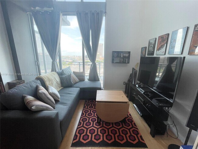 Building Photo - 690 SW 1st Ct