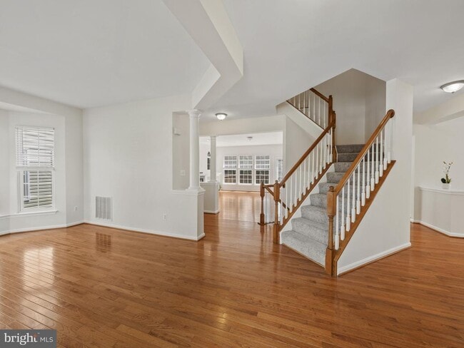 Building Photo - 43103 Lake Ridge Pl