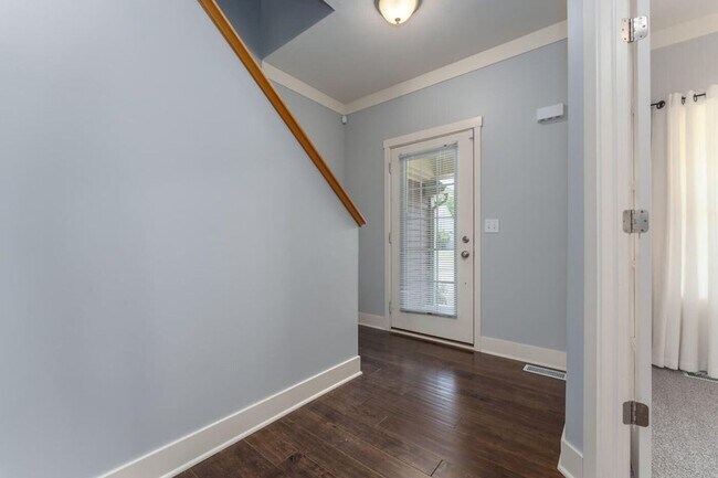 Building Photo - 4 Bedroom Home in Applegate Trails