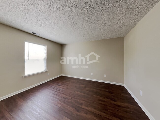 Building Photo - 347 Dogwood Creek Pl