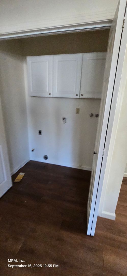 Building Photo - X41 Thomas Court (41,45,49)