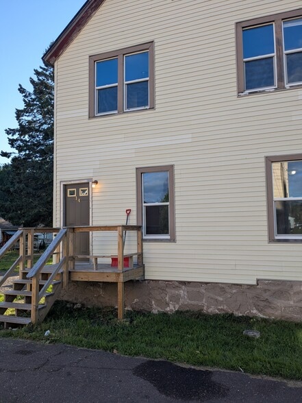 Building Photo - 14 Vivian St