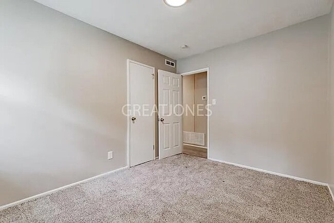 Building Photo - 1450 Wyman St NE