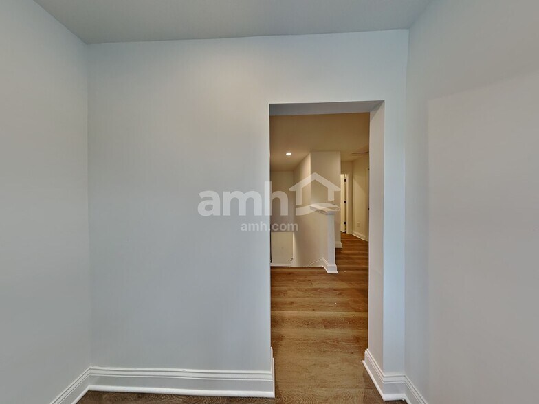 Building Photo - 9199 Henley Ave