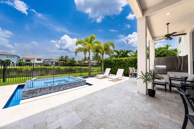 Building Photo - 9368 Eden Roc Ct
